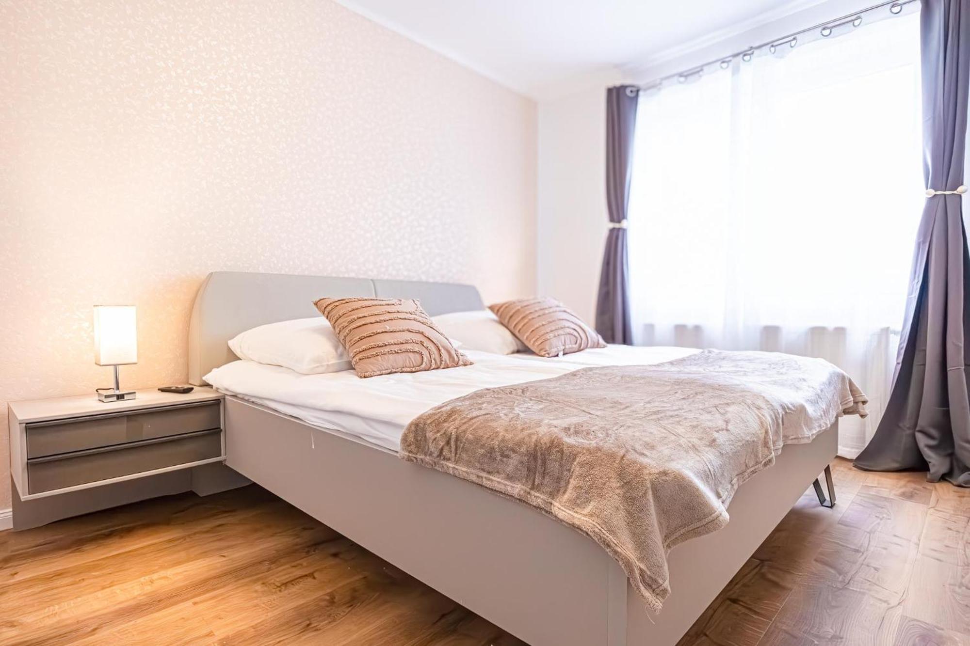Charming 1Br And 1Lr Apt Modern Design Donaustadt Vienna Exterior photo