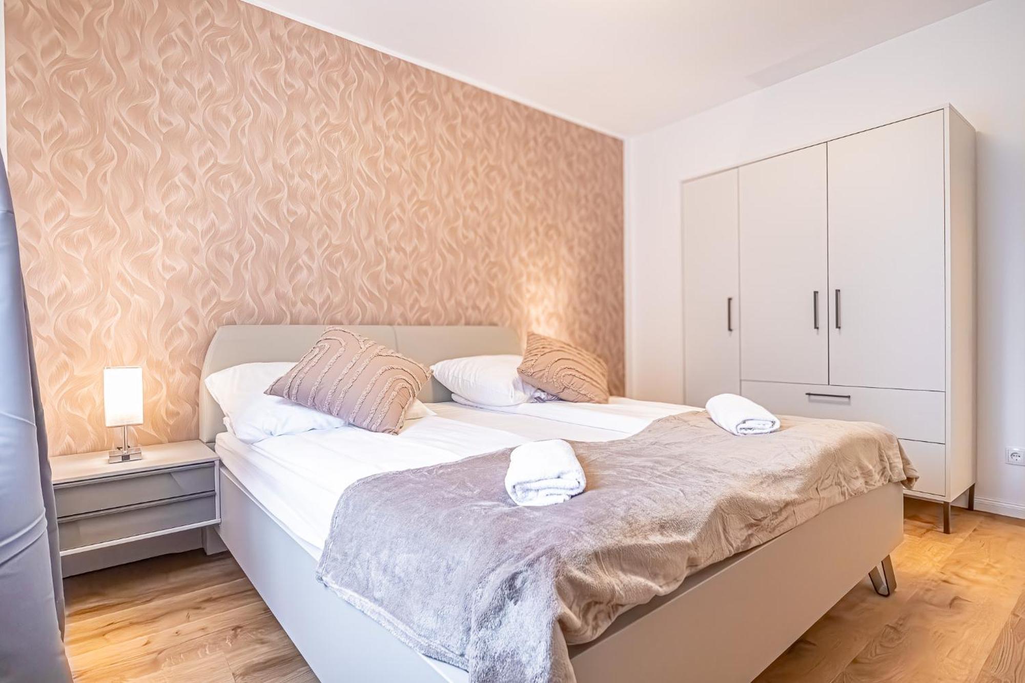 Charming 1Br And 1Lr Apt Modern Design Donaustadt Vienna Exterior photo