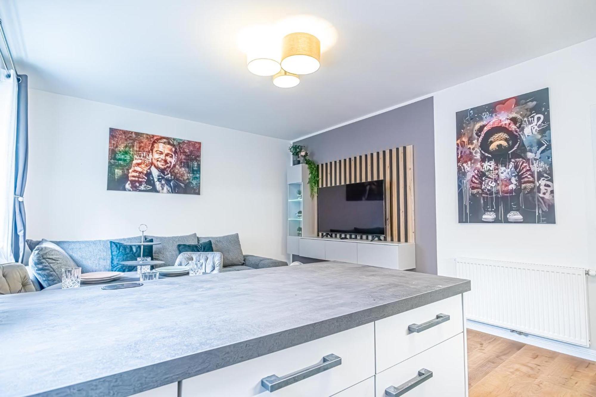 Charming 1Br And 1Lr Apt Modern Design Donaustadt Vienna Exterior photo